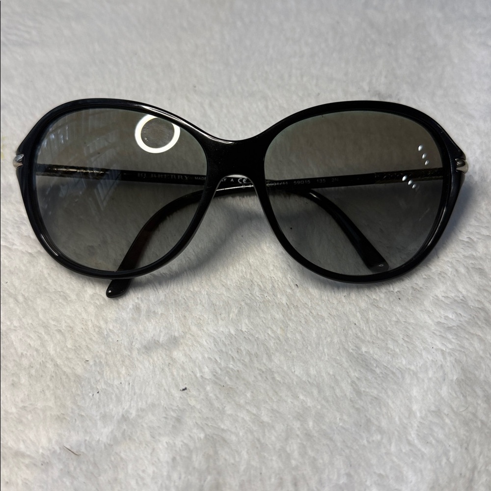 Burberry B4124 3001/11 59-15-135 Sunglasses - Picture 2 of 8